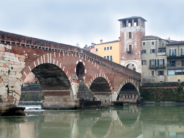 Ponte Pietra